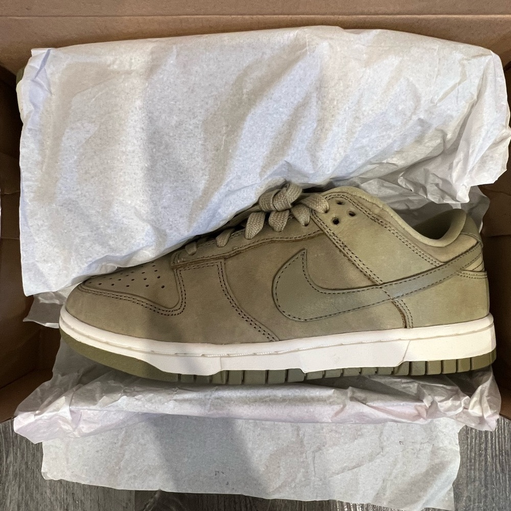 Nike Women Dunk Low Premium “Neutral Olive”